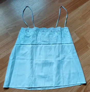 Petit top blanc à bretelles fait main S/M