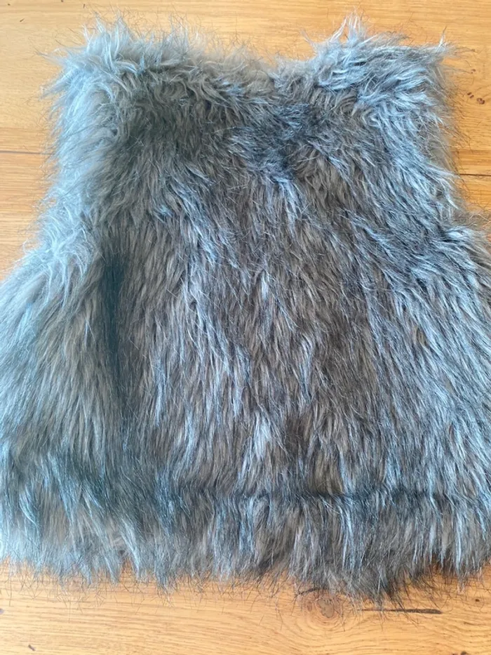 Gilet sans manche fausse fourrure 10 ans - photo numéro 4
