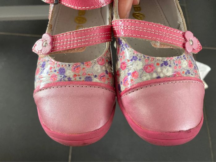 Chaussures GBB pointure 25 - photo numéro 3