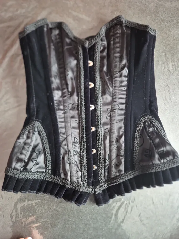 Corset velours noir - photo numéro 3