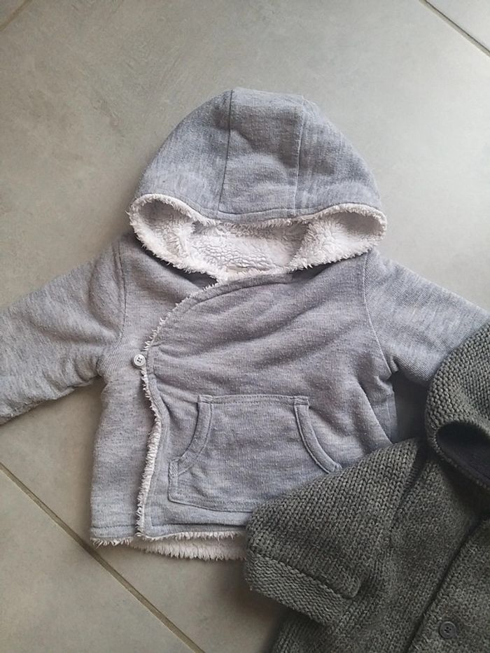 Lot de 2 vestes à capuche en 6 mois - photo numéro 2