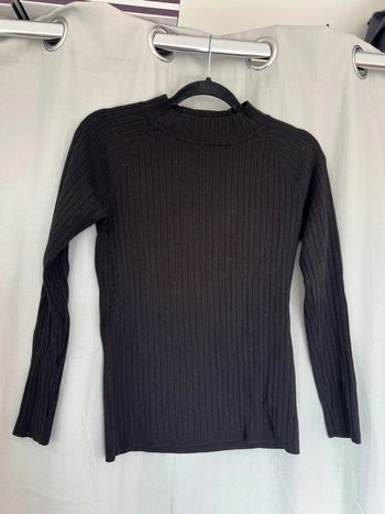 Pull noir