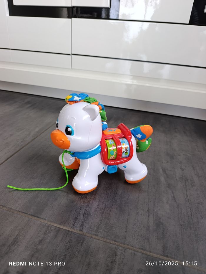 Jouet de motricité et d'éveil musical.