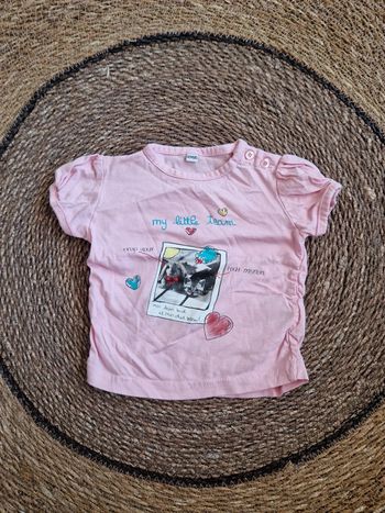 Joli tee-shirt manches courtes taille 12 mois