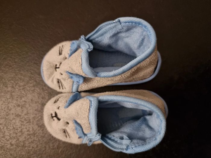 Chaussons enfant pointure 22 - photo numéro 6