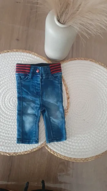 Jean fille 1 mois