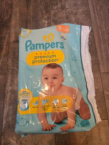 Couches Pampers taille 3
