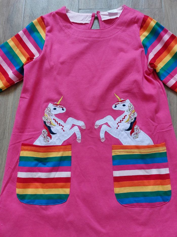 Robe neuve fille taille 120 ou 6 ans - photo numéro 2