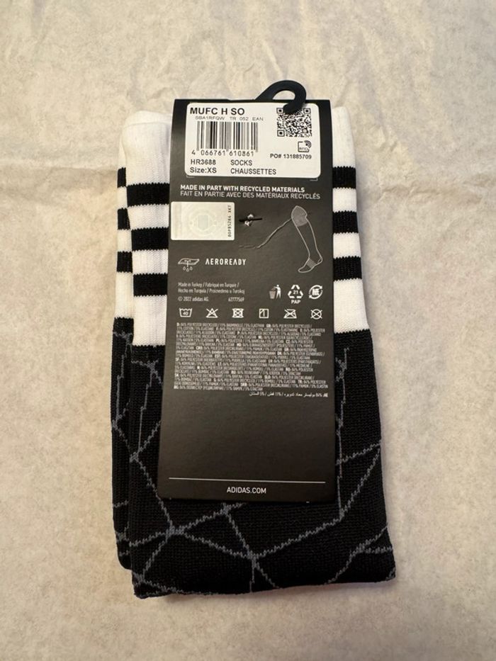 Short de foot Adidas équipe Manchester united avec chaussettes taille 9/10 ans authentique neuf - photo numéro 16