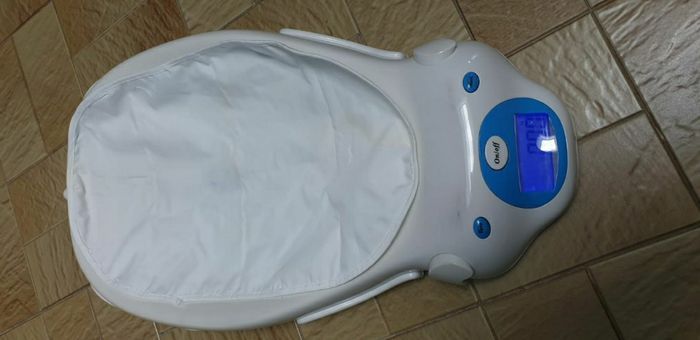 Pèse bébé électronique médical cartoon design avec sacoche - photo numéro 7