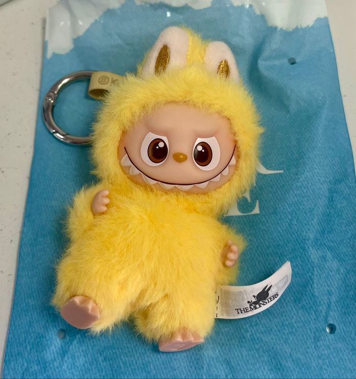 Labubu The Monsters Pin for love P - photo numéro 3