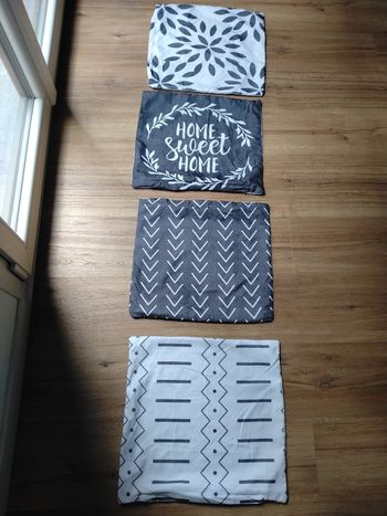 4 Housses de coussins 