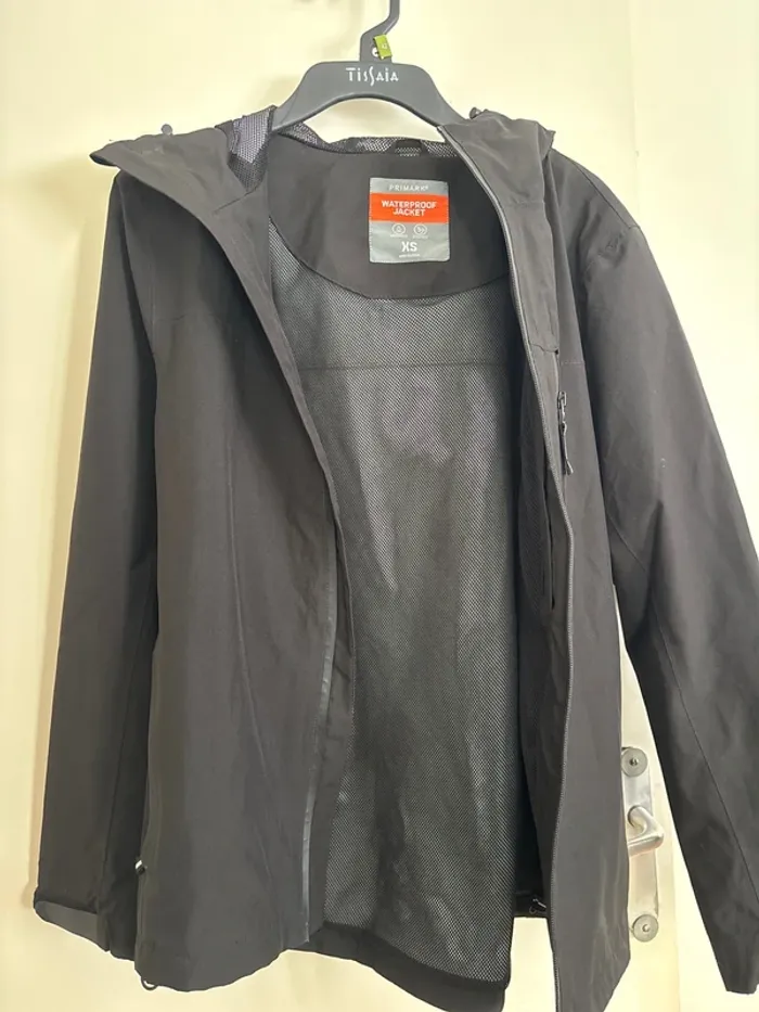 Veste imperméable à capuche - photo numéro 6