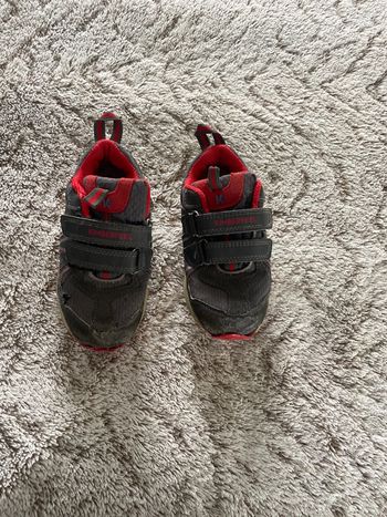 Chaussure basket multi-activités enfant avec velcro - Kimberfeel Pilat - Anthracite