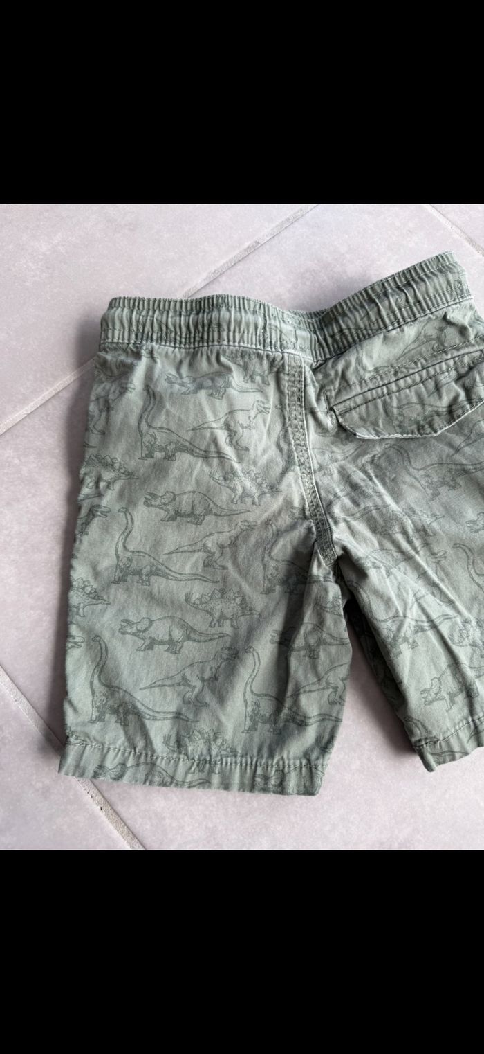 Short dinosaure 3 ans - photo numéro 8