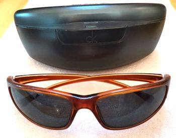 Lunettes de Soleil "CK"