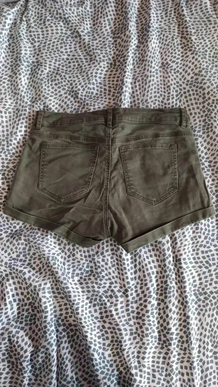 Short femme kaki - photo numéro 2