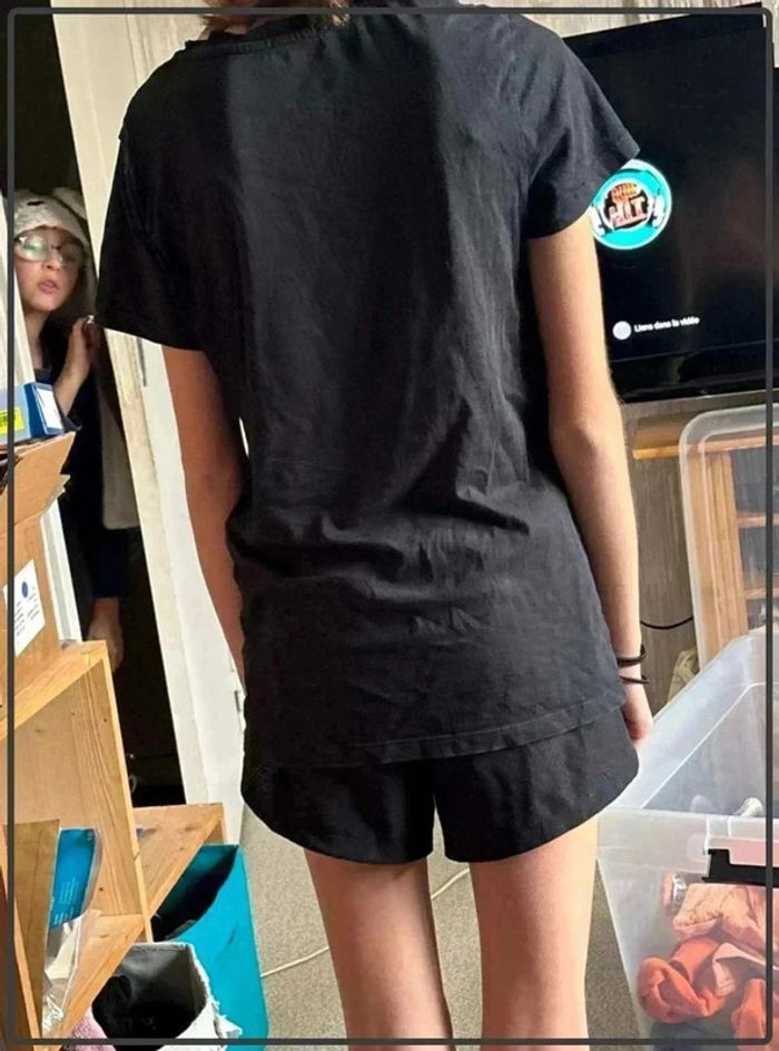 Tres jolie t shirt stradivarius taille 34/xs - photo numéro 5