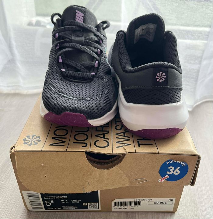 Baskets nike Legend Essential 3 NEUVES Noir/Violet T36 Fille/Femme à débattre - photo numéro 7