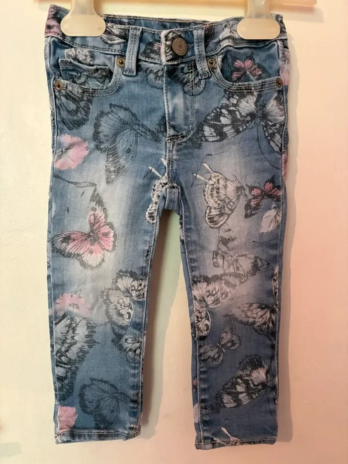 Magnifique jeans avec papillons, taille 2 ans, BabyGap. - photo numéro 2