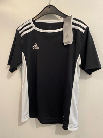 T-shirt Adidas 7/8 ans neuf