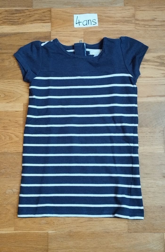 Robe 4 ans