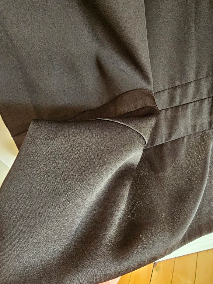 Robe noire pour soirée fêtes cérémonies - photo numéro 4