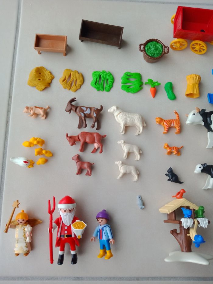 Playmobil Pièces du calendrier de l'Avent Père Noël à la ferme - photo numéro 6