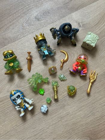 Lot figurines Tresor X
