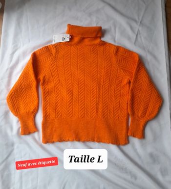 Très beau pull orange neuf avec étiquette 🏷