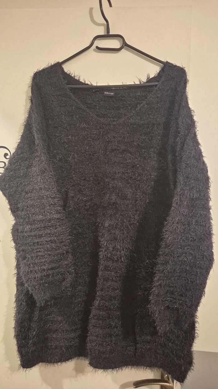 Joli pull noir classe