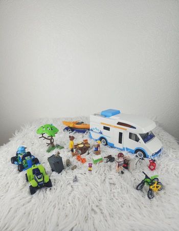 Camping car Aventure au camping Family Fun Référence n ° 9318 marque Playmobil