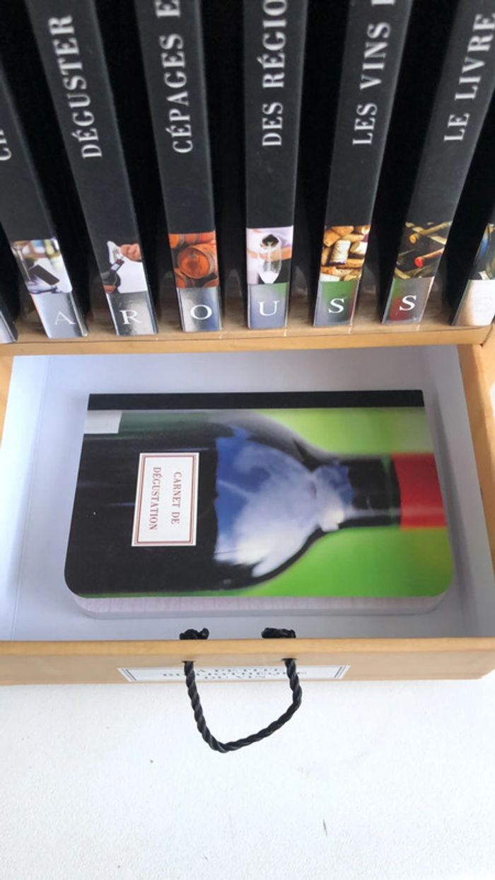 Petite bibliothèque du vin Larousse - photo numéro 3