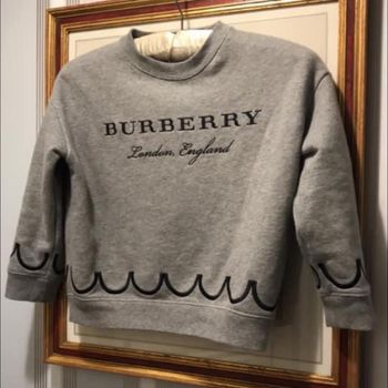Sweat brodé Burberry 6 ans