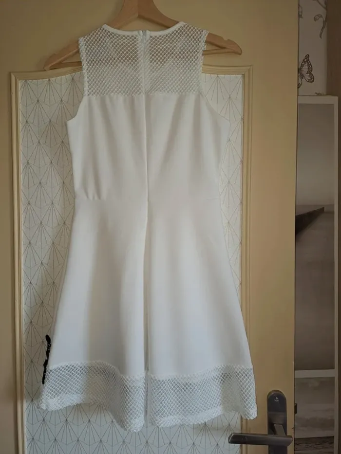 Superbe robe femme Tu taille 38/40 blanche et dentelle noire tbe comme neuve - photo numéro 5