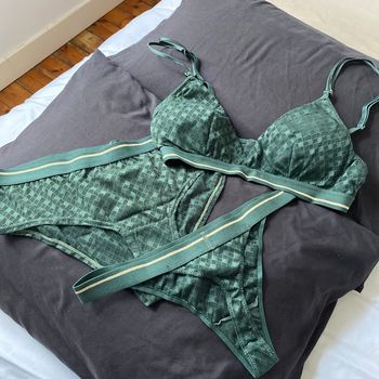 Ensemble lingerie kaki 3 pièces