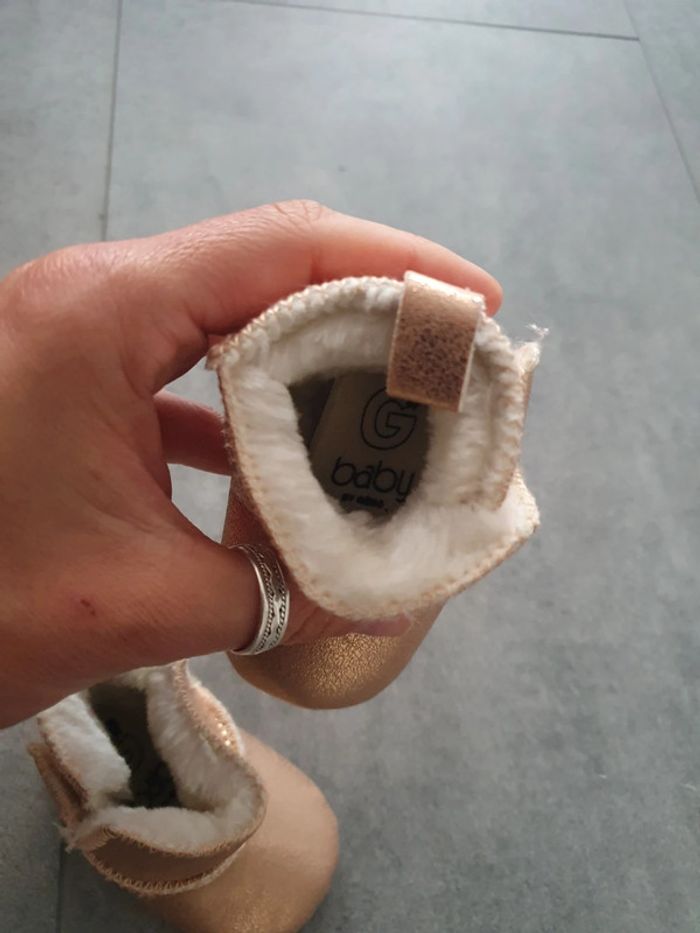 Bottines fourrées chaussures bébé 0-3mois - photo numéro 4