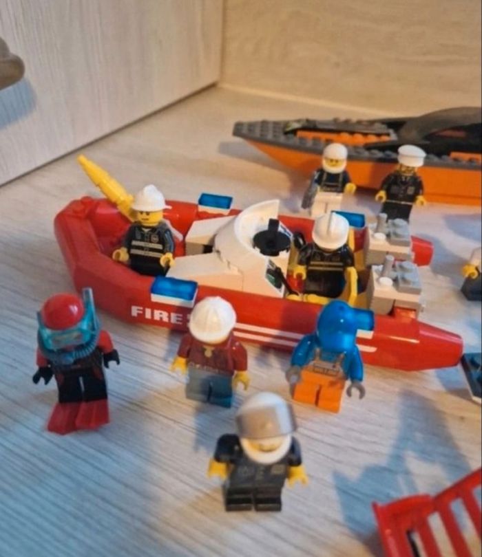 Gros  lot minifigs et bateaux lego - photo numéro 5