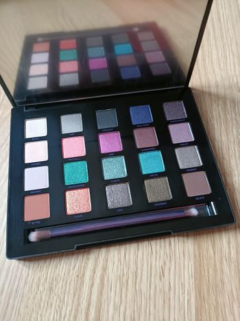 2 PALETTES URBAN DECAY VICE Reloaded  ET VICE AVEC SA POCHETTE NEUVES