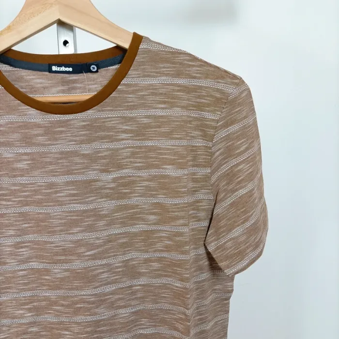 T-shirt Bizzbee rayé marron et beige col contrasté – neuf – taille M A1012 - photo numéro 2