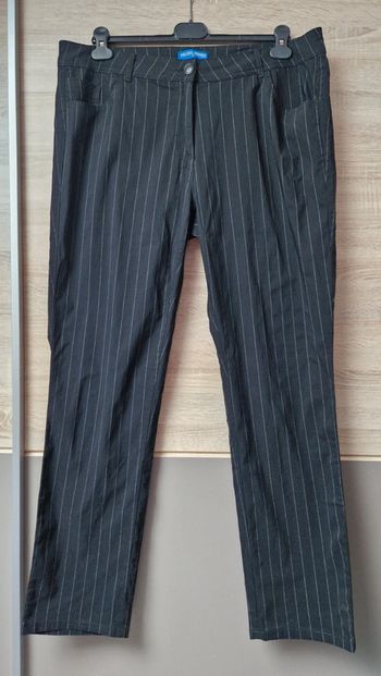 Pantalon taille 48.