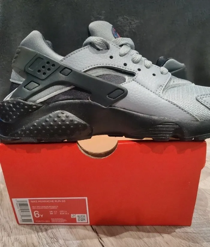 Basket Nike Huarache Run 38,5 Neuve - photo numéro 3