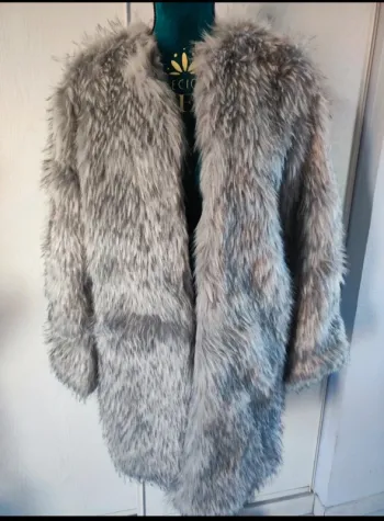 Manteau acrylique et polyester