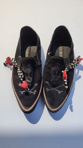 Basket Draven tête de mort T37