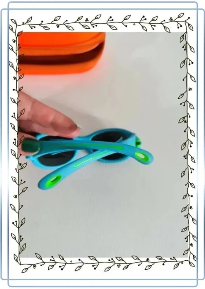 Lunettes de soleil bébé cébé, bon état, 2/3 ans quelques traces - photo numéro 3