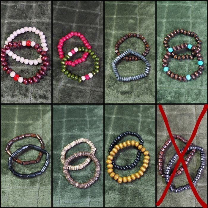 2 bracelets de perles en bois