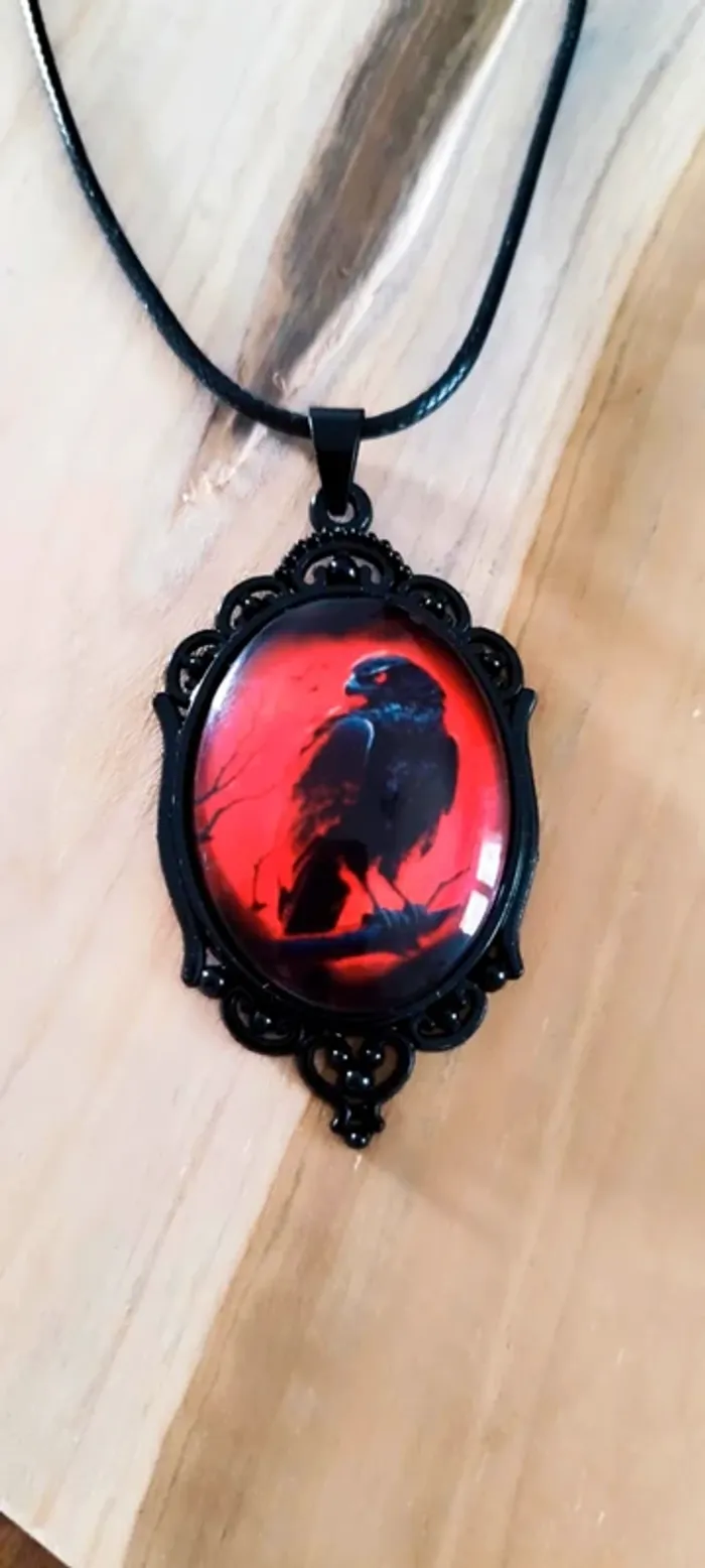 Collier avec pendentif ovale en verre - photo numéro 2