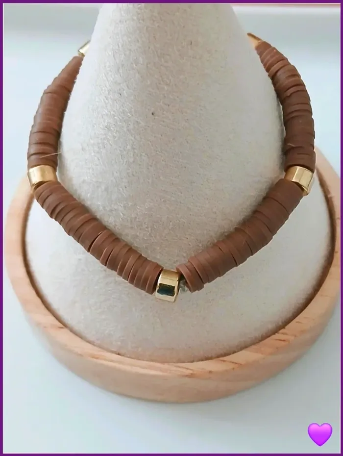 Bracelet en perles heishi marron et doré tendance