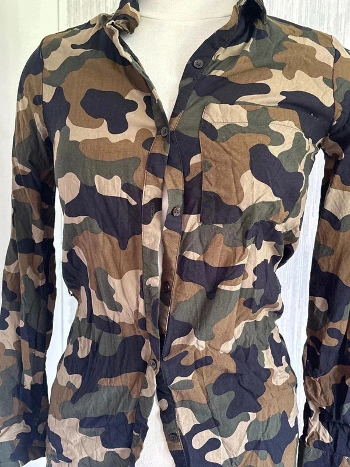 Chemise longue à motif militaire taille 36 marque Jennyfer• - photo numéro 2