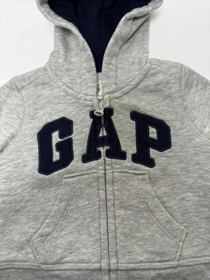 Sweat capuche zippé Gap ourson gris taille 0-3 mois parfait état - photo numéro 2